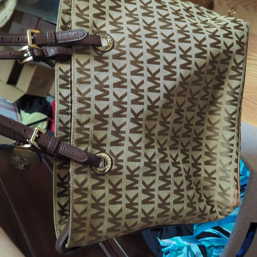 Michael Kors Tan Monogram Interior Tote Sold As Is Please Look At The Pictures
